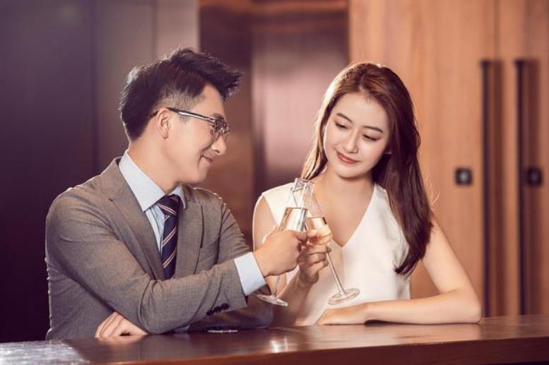 深圳偵探案取證配偶出軌應該怎樣處理？
